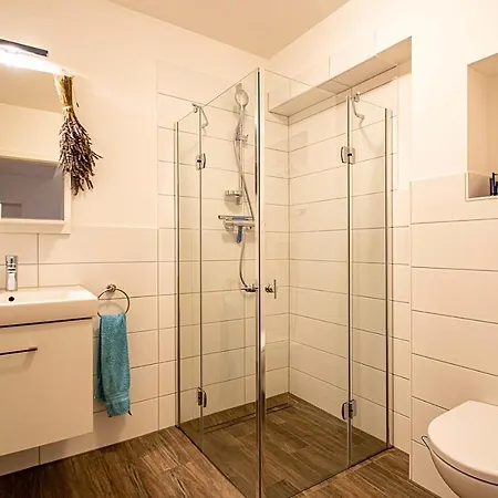 130qm Haus Mit 3 Schlafzimmern, Sauna, Parkplatz